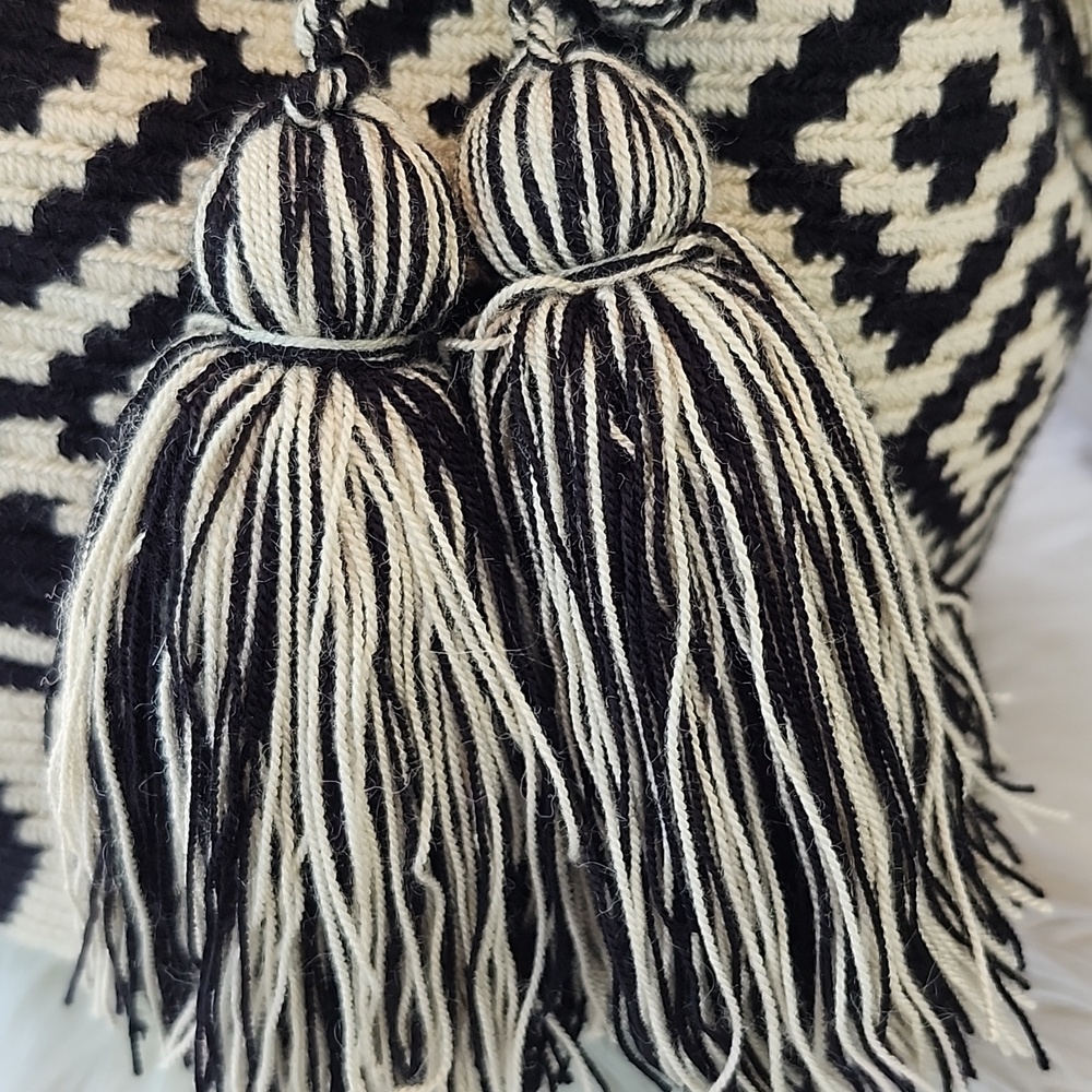 CHILA HANDMADE DRAWSTRING BUCKET BAG - Picture 5 of 13